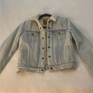 Levi’s trucker jacket